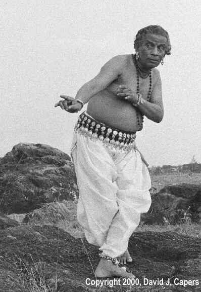 Guru Deba Prasad Das in an Orissi dance pose
